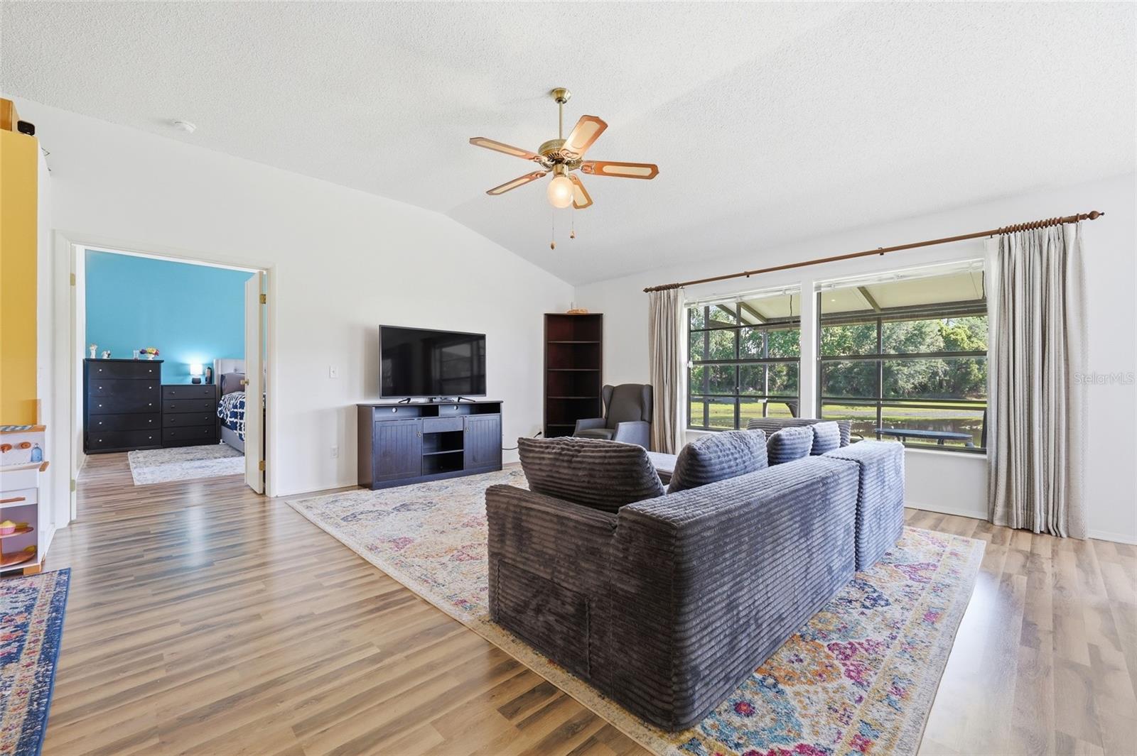 10137 PINK CARNATION CT