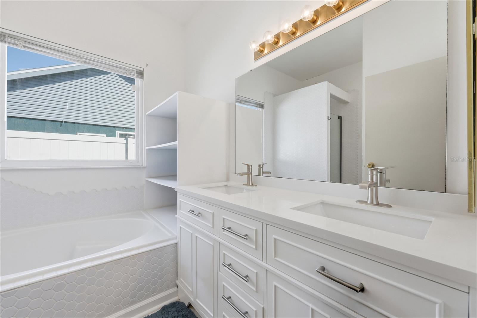 10137 PINK CARNATION CT