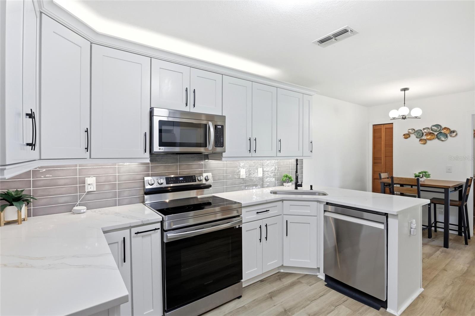 648 NORTHBRIDGE DR