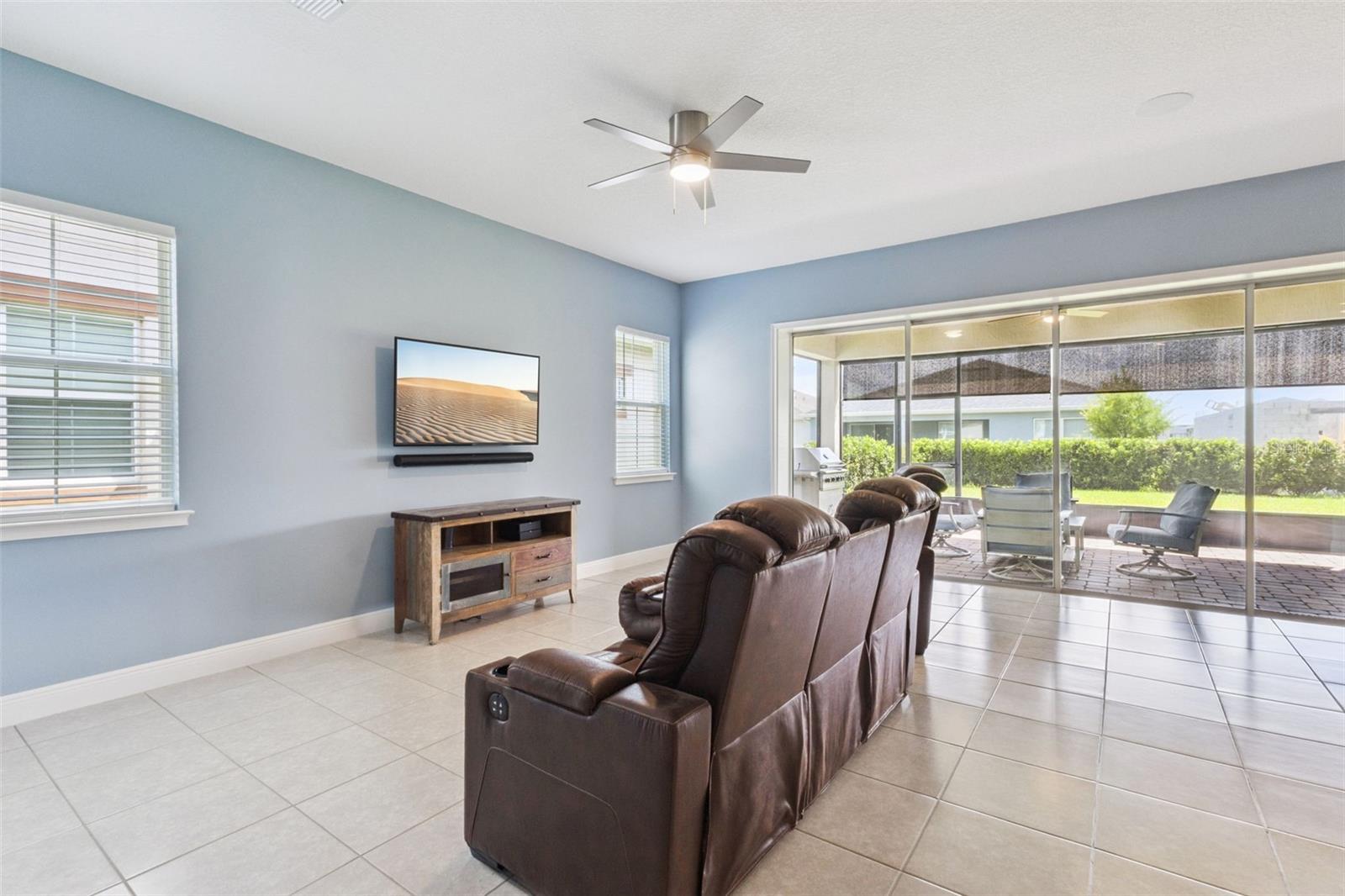 5087 TWIN LAKES BLVD