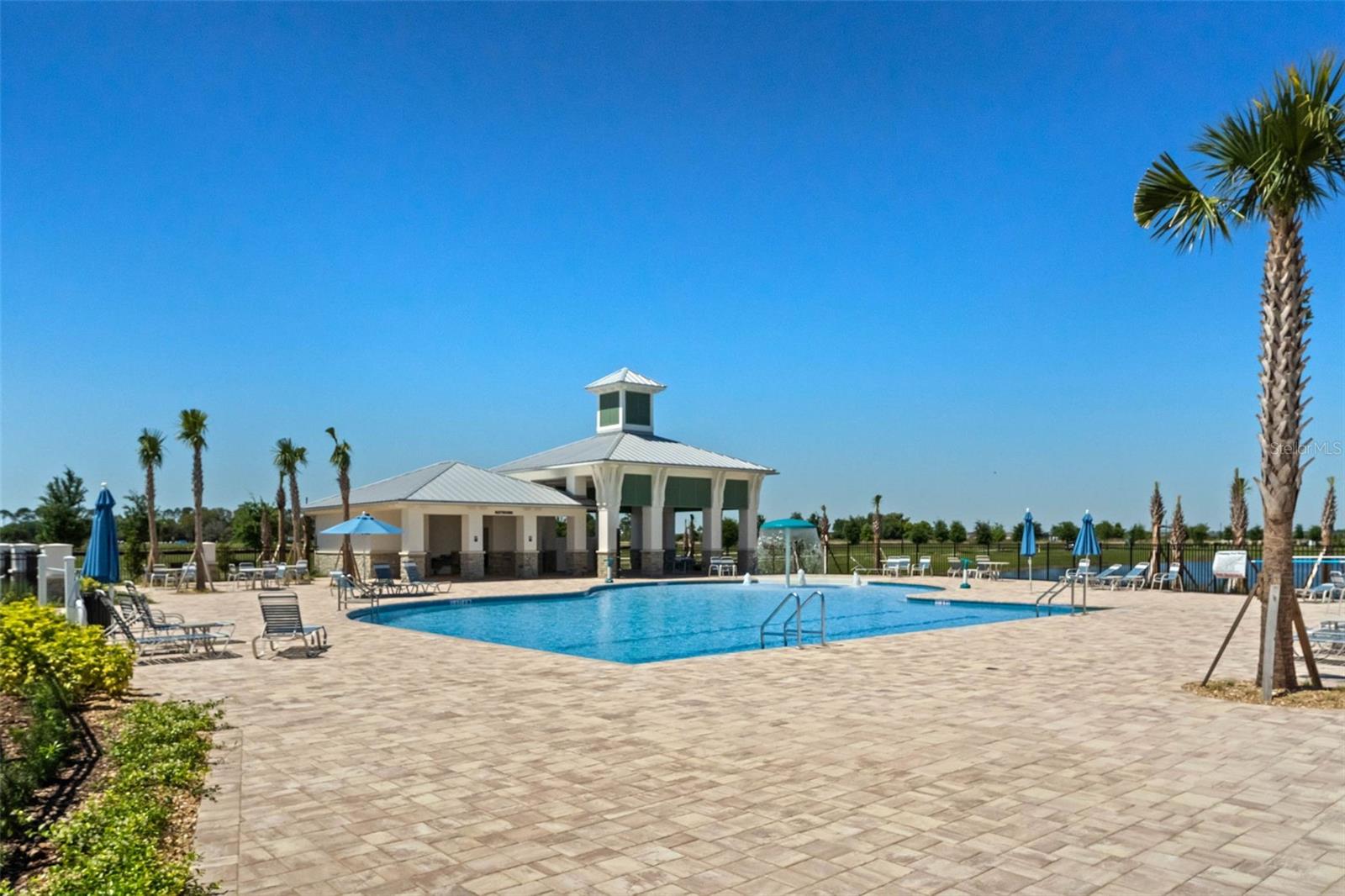 5087 TWIN LAKES BLVD