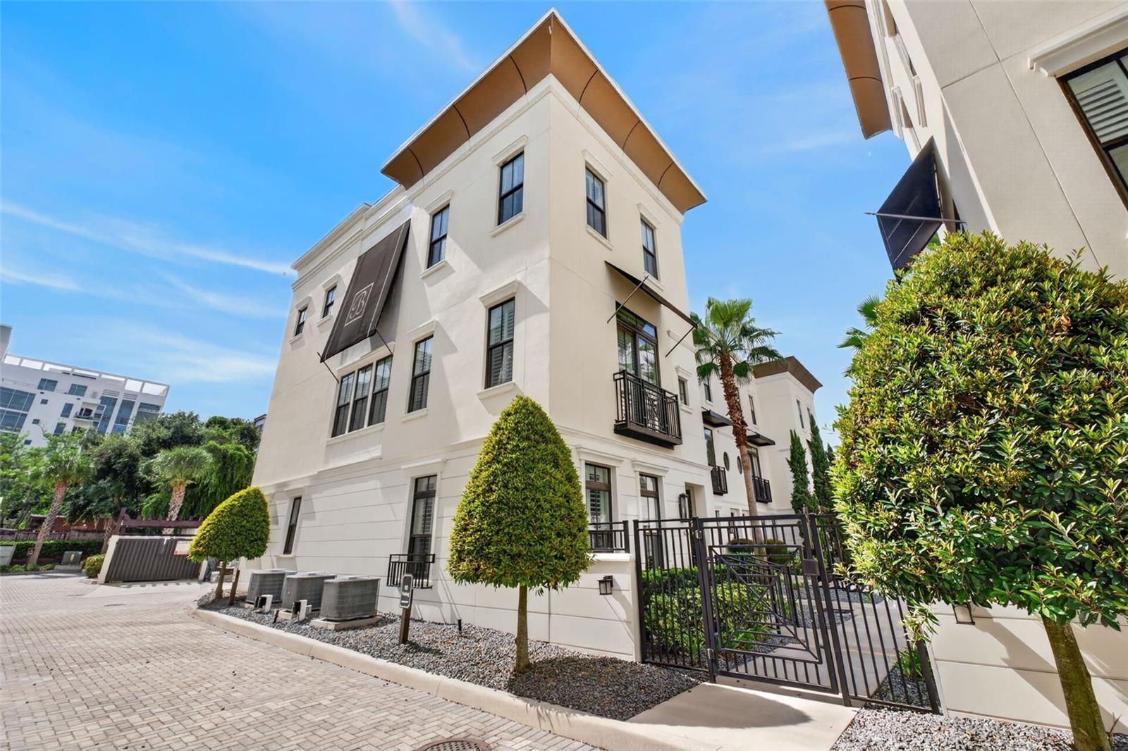 636 MARIPOSA ST