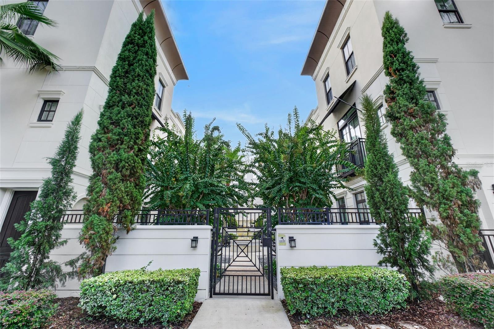 636 MARIPOSA ST