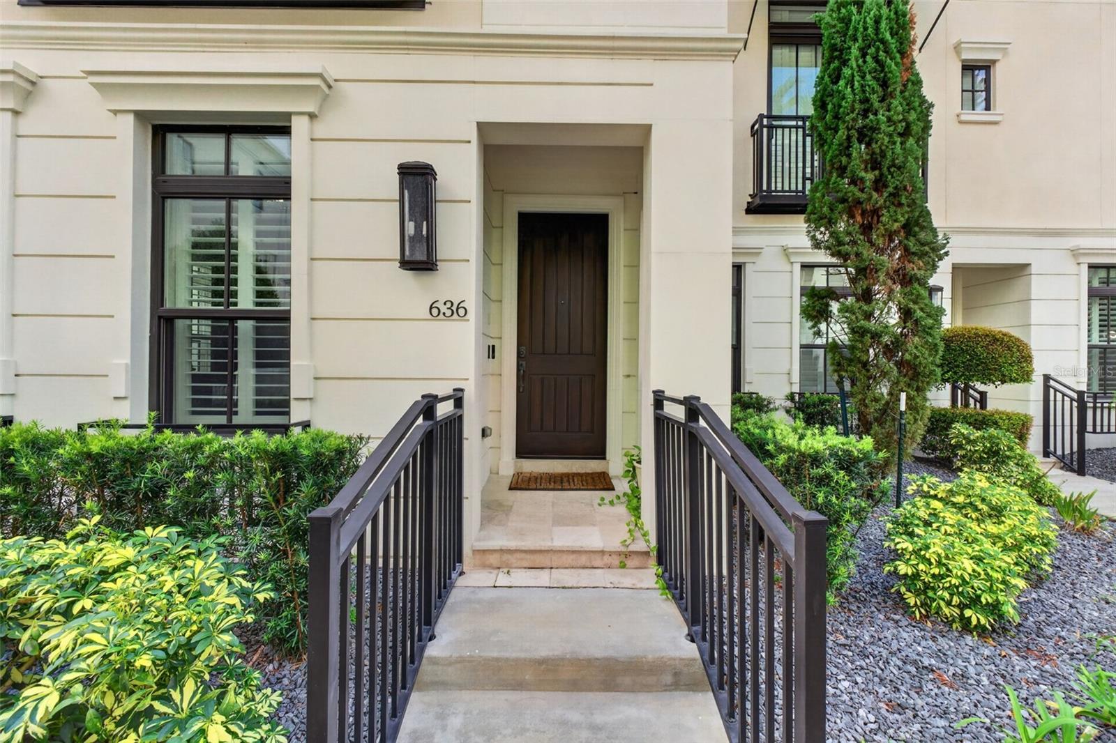 636 MARIPOSA ST