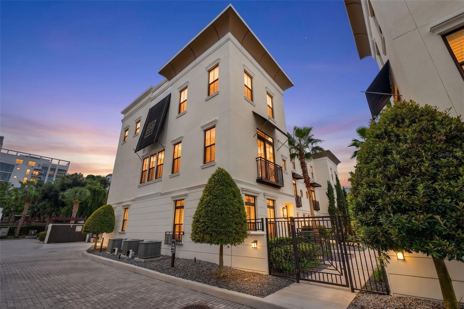636 MARIPOSA ST