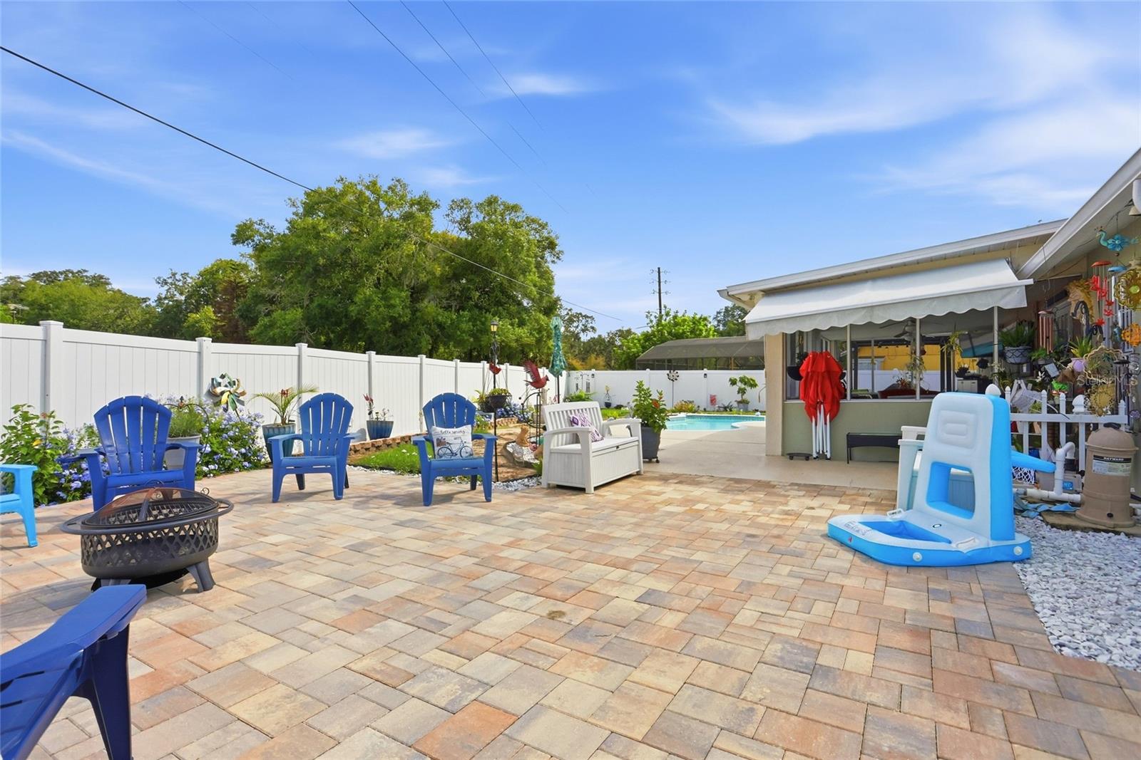 7526 COVEDALE DR