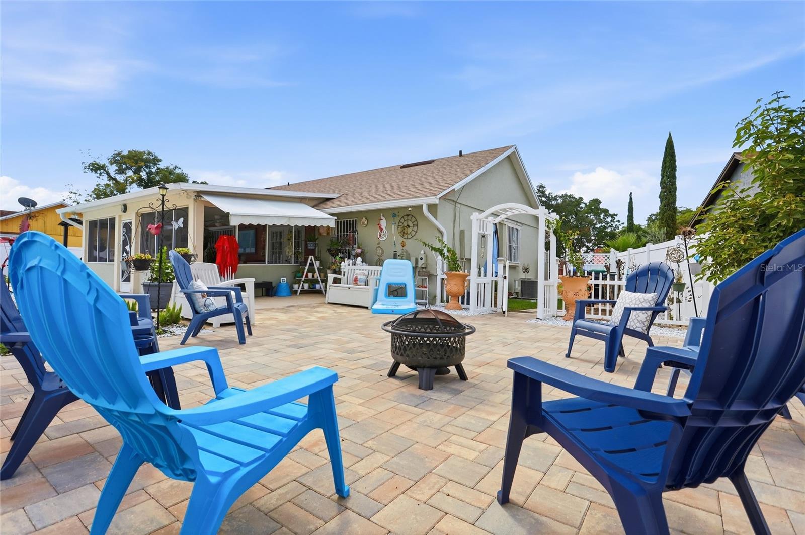 7526 COVEDALE DR