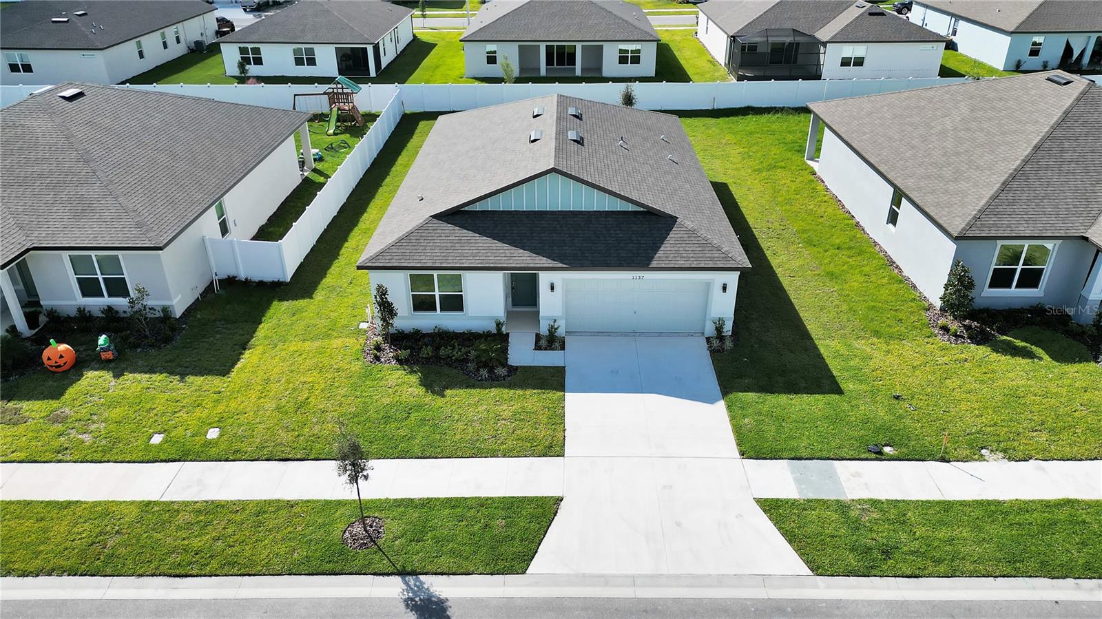 1137 MICHELANGELO LN