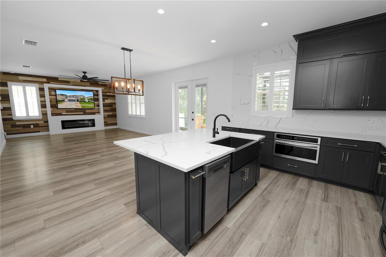 3537 JULIUS ESTATES BLVD