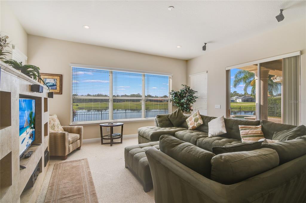 2621 LANCASTER RIDGE DR