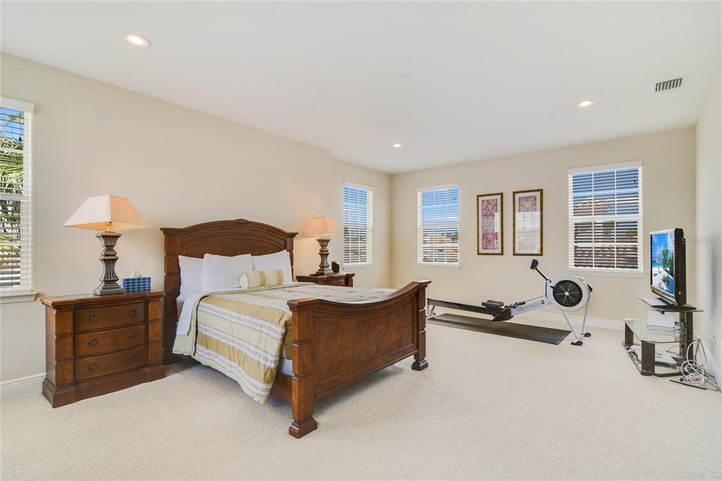 2621 LANCASTER RIDGE DR