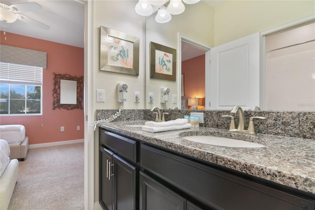 1542 MOON VALLEY DR