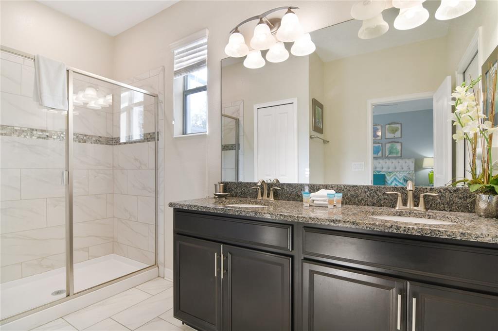 1542 MOON VALLEY DR