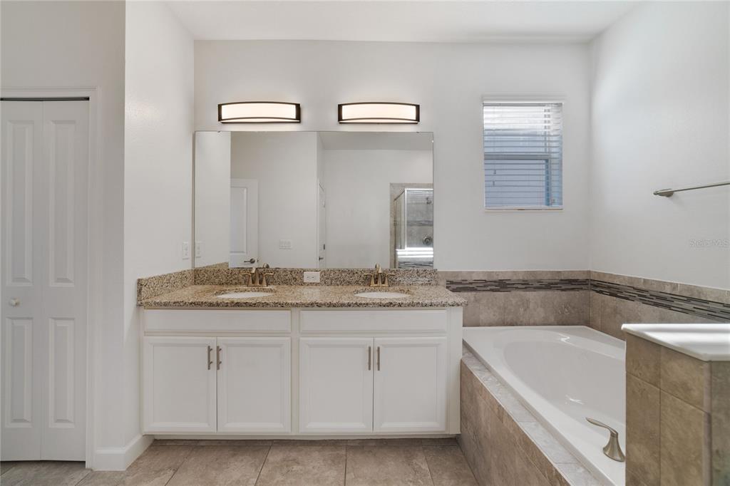 4898 CORTLAND DR
