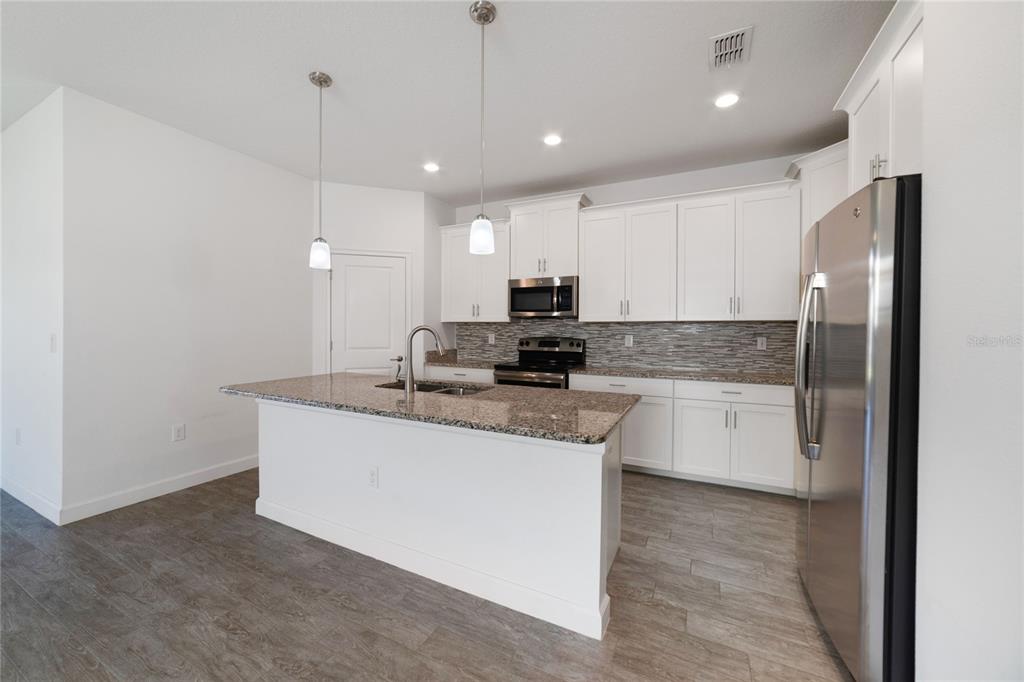 4898 CORTLAND DR