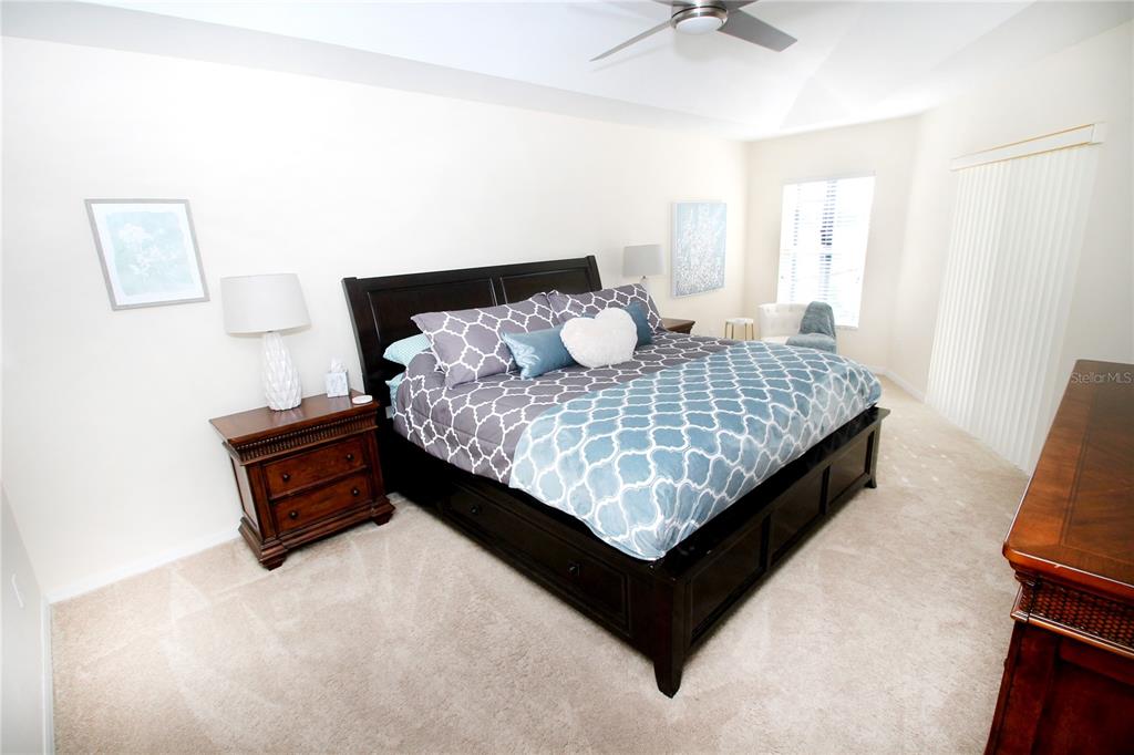 536 HENLEY CIR