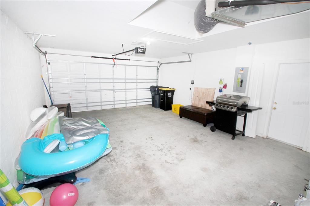 536 HENLEY CIR