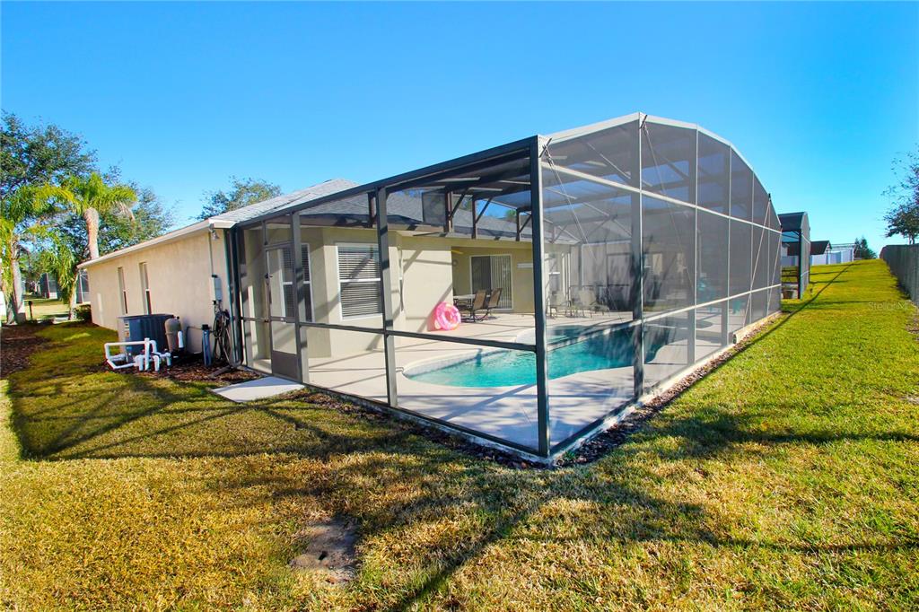 536 HENLEY CIR