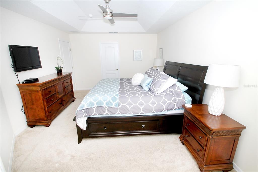 536 HENLEY CIR