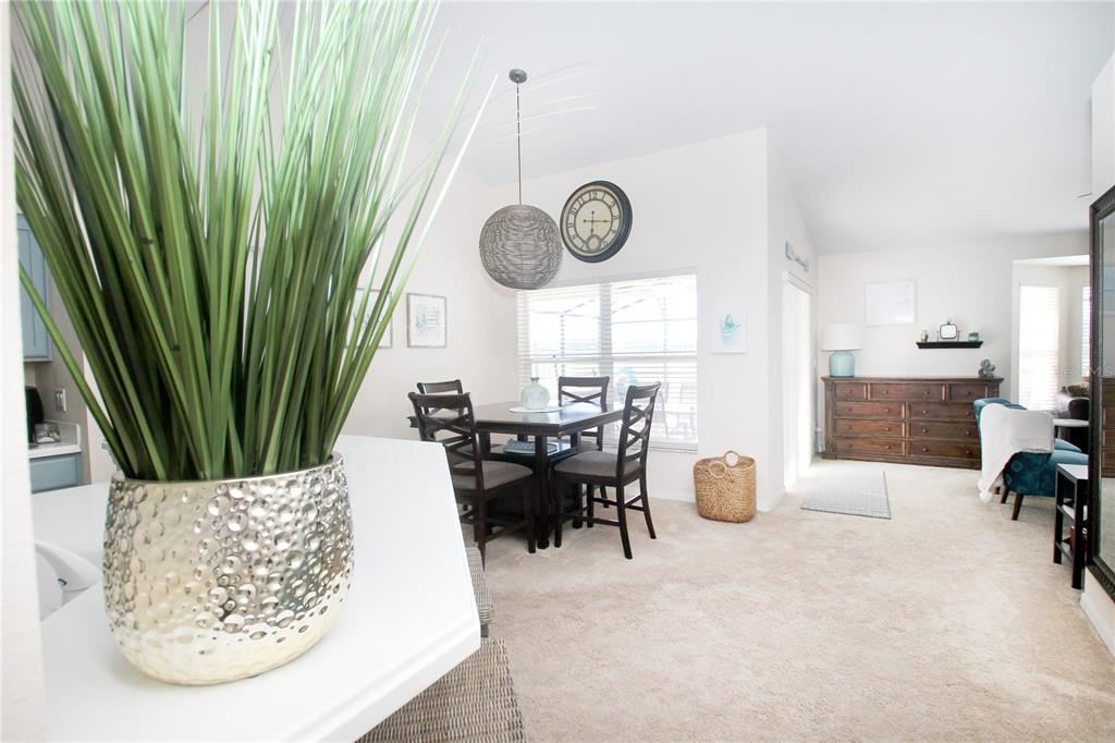 536 HENLEY CIR