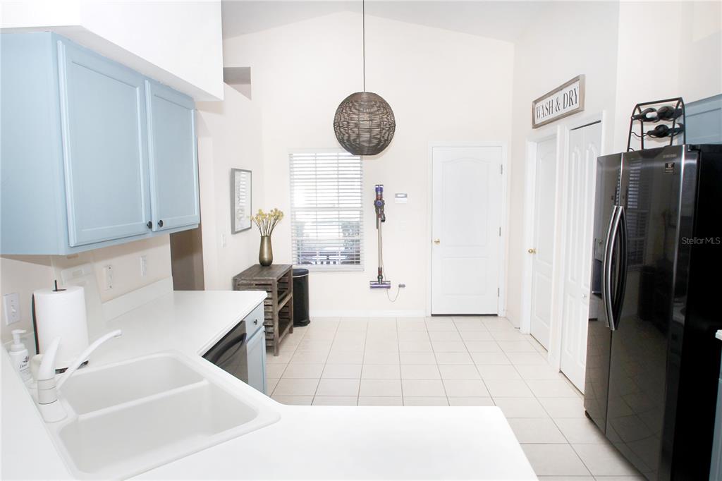 536 HENLEY CIR