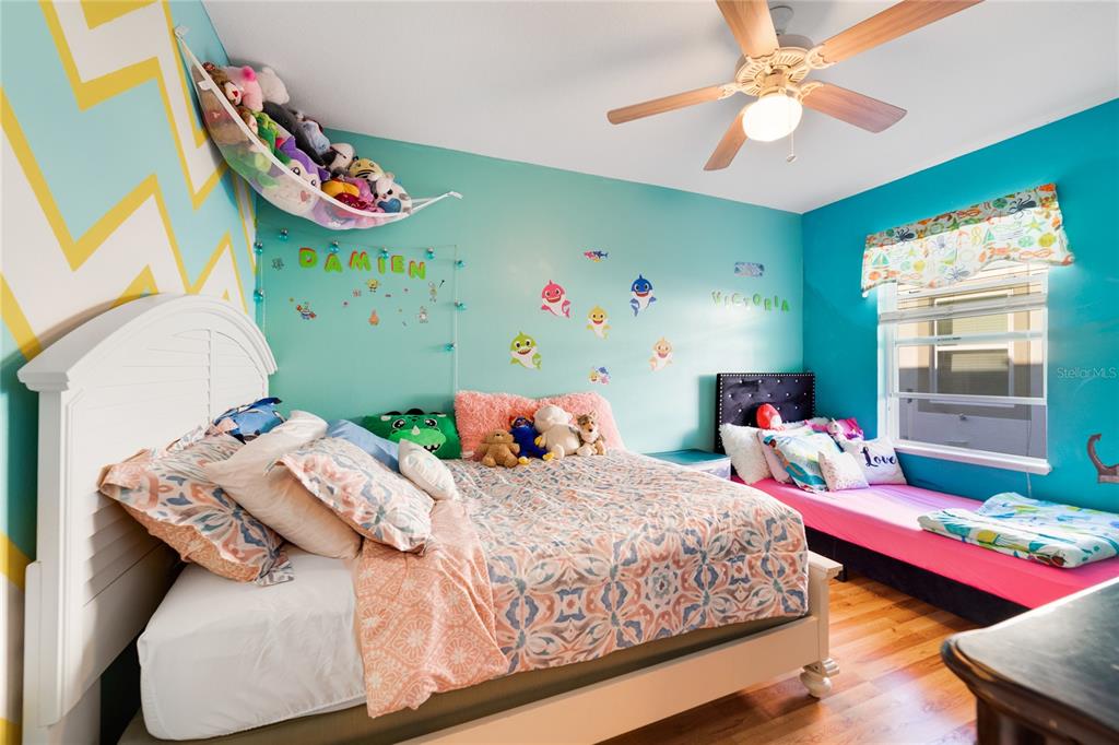 1006 SUFFRAGETTE CIR