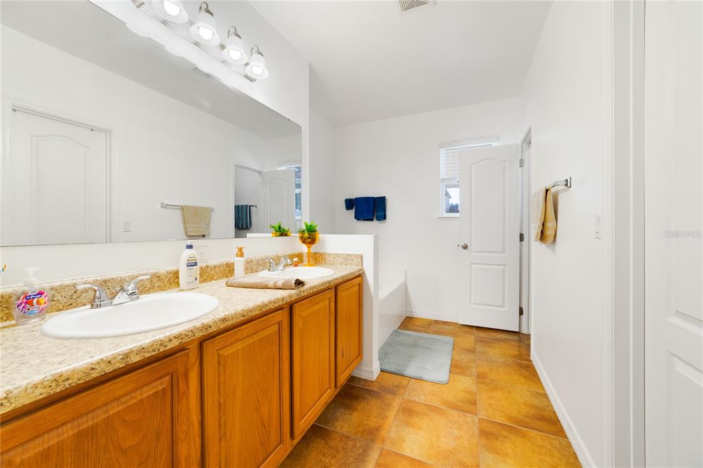 1006 SUFFRAGETTE CIR