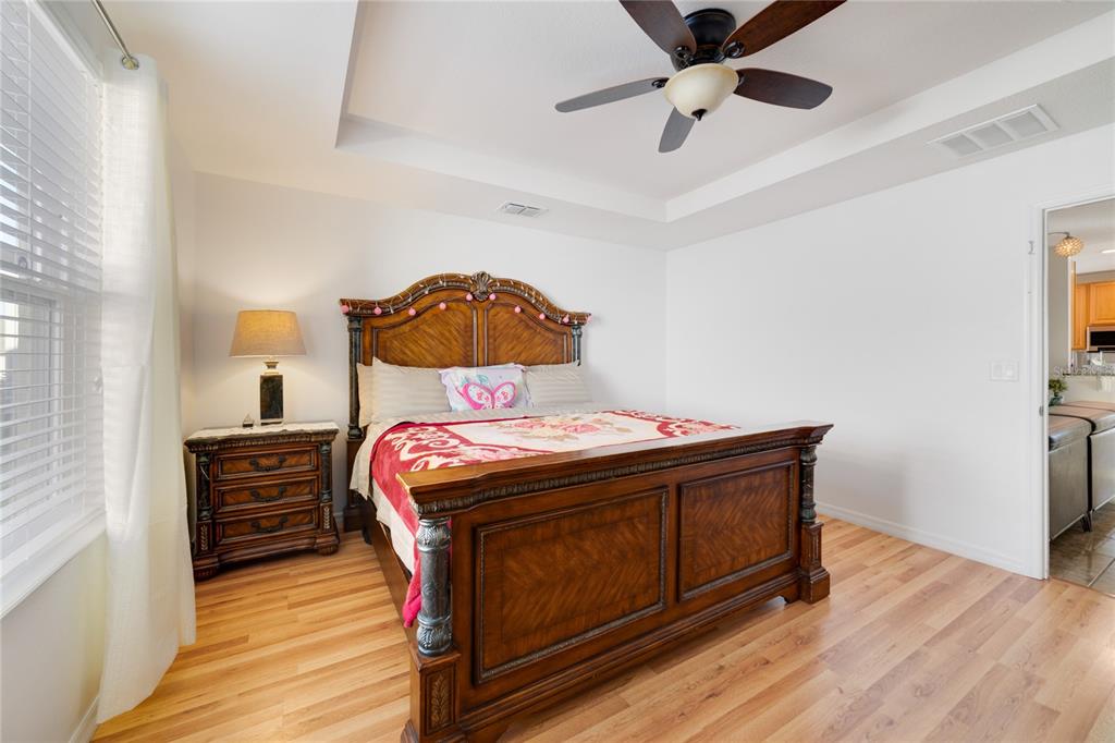1006 SUFFRAGETTE CIR
