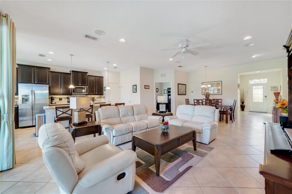 112 DEL SOL AVE