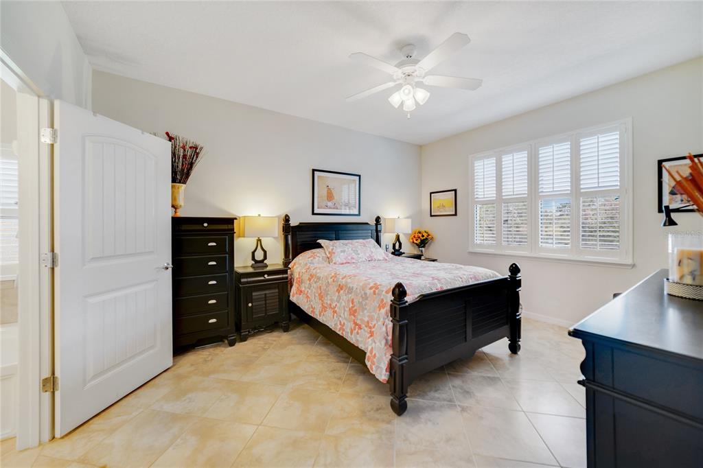 112 DEL SOL AVE