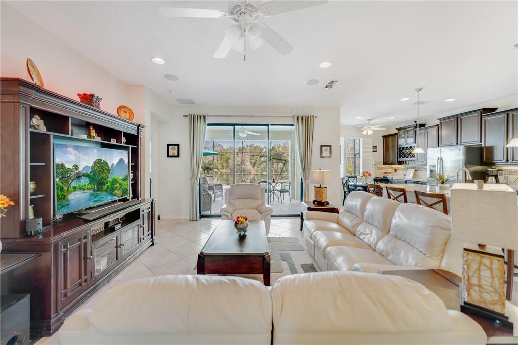 112 DEL SOL AVE