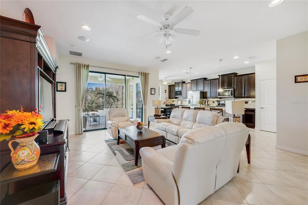 112 DEL SOL AVE
