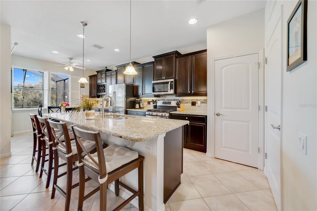 112 DEL SOL AVE