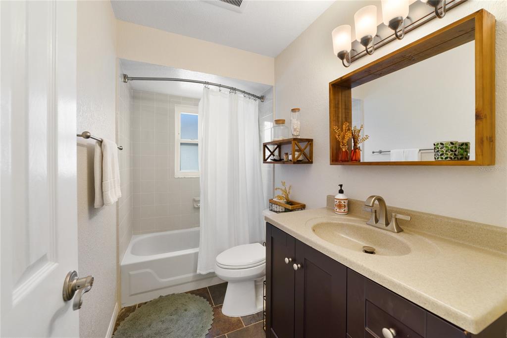 1530 SPRING RIDGE CIR