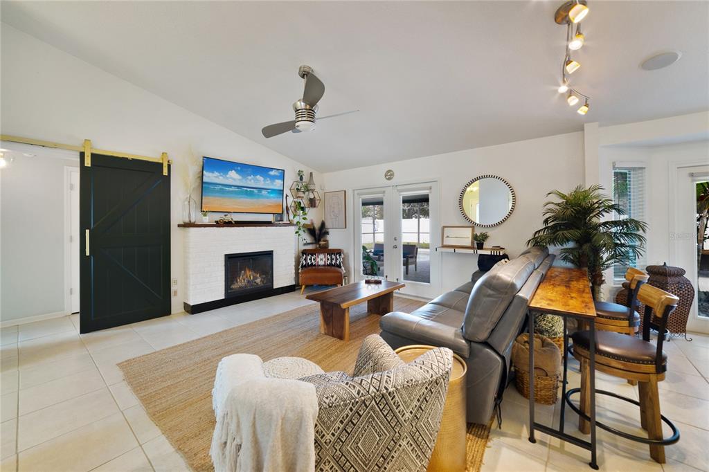 1530 SPRING RIDGE CIR