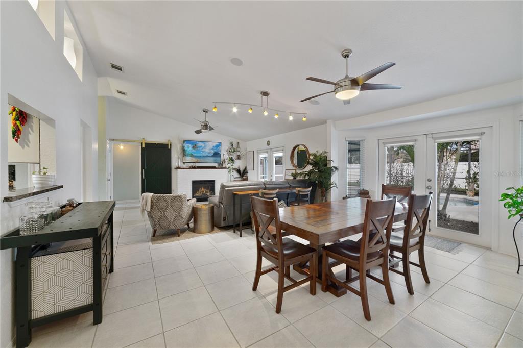 1530 SPRING RIDGE CIR