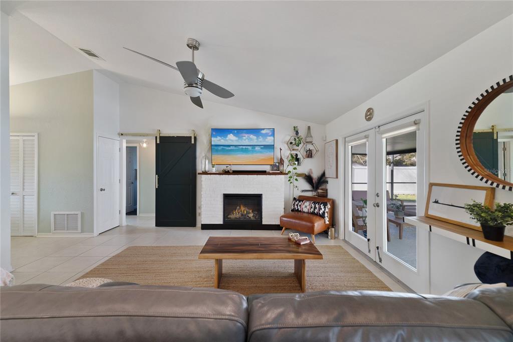 1530 SPRING RIDGE CIR