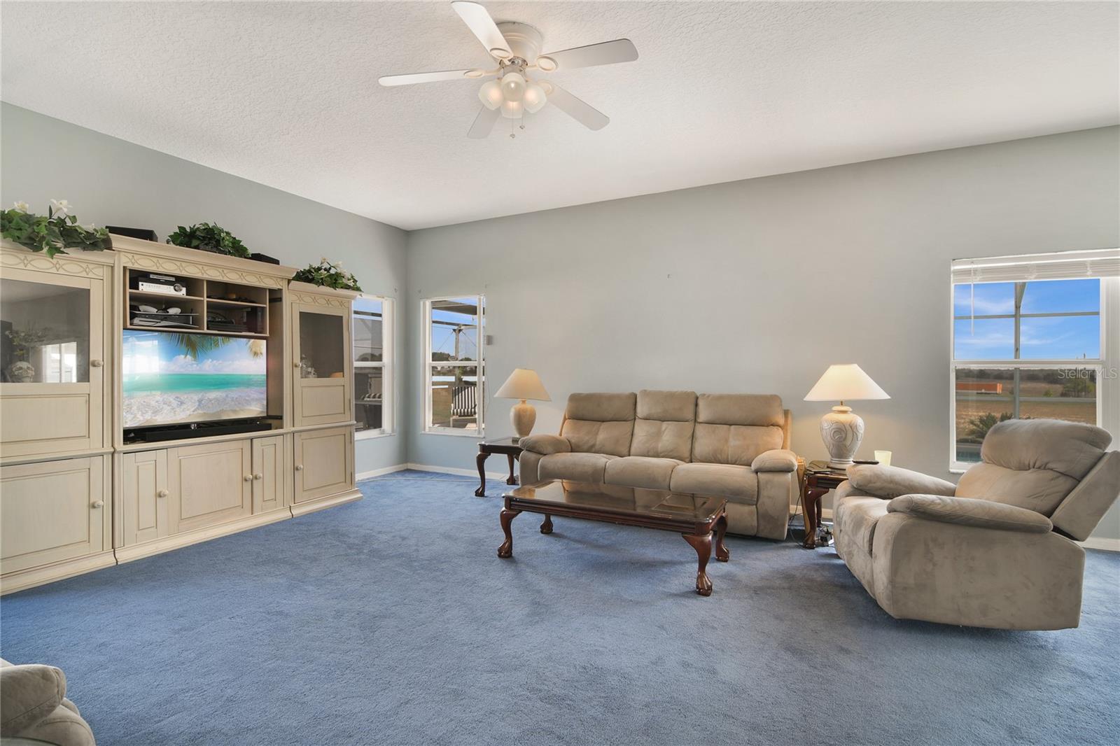 410 LOCKBREEZE DR