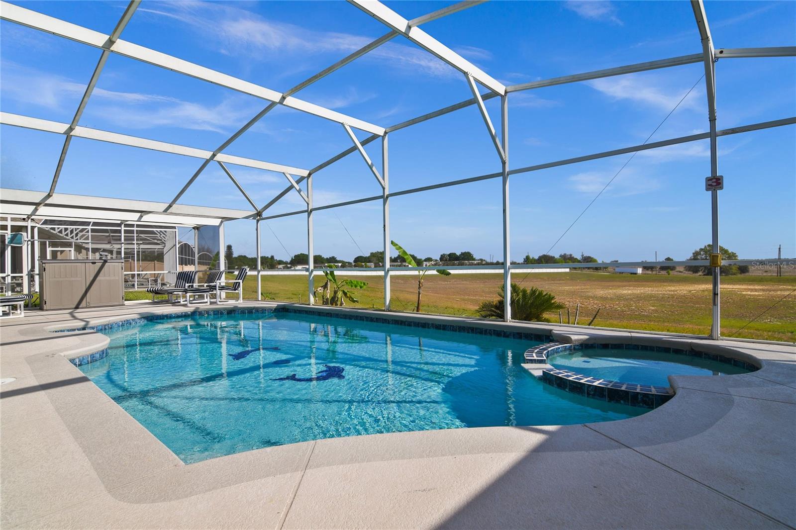 410 LOCKBREEZE DR