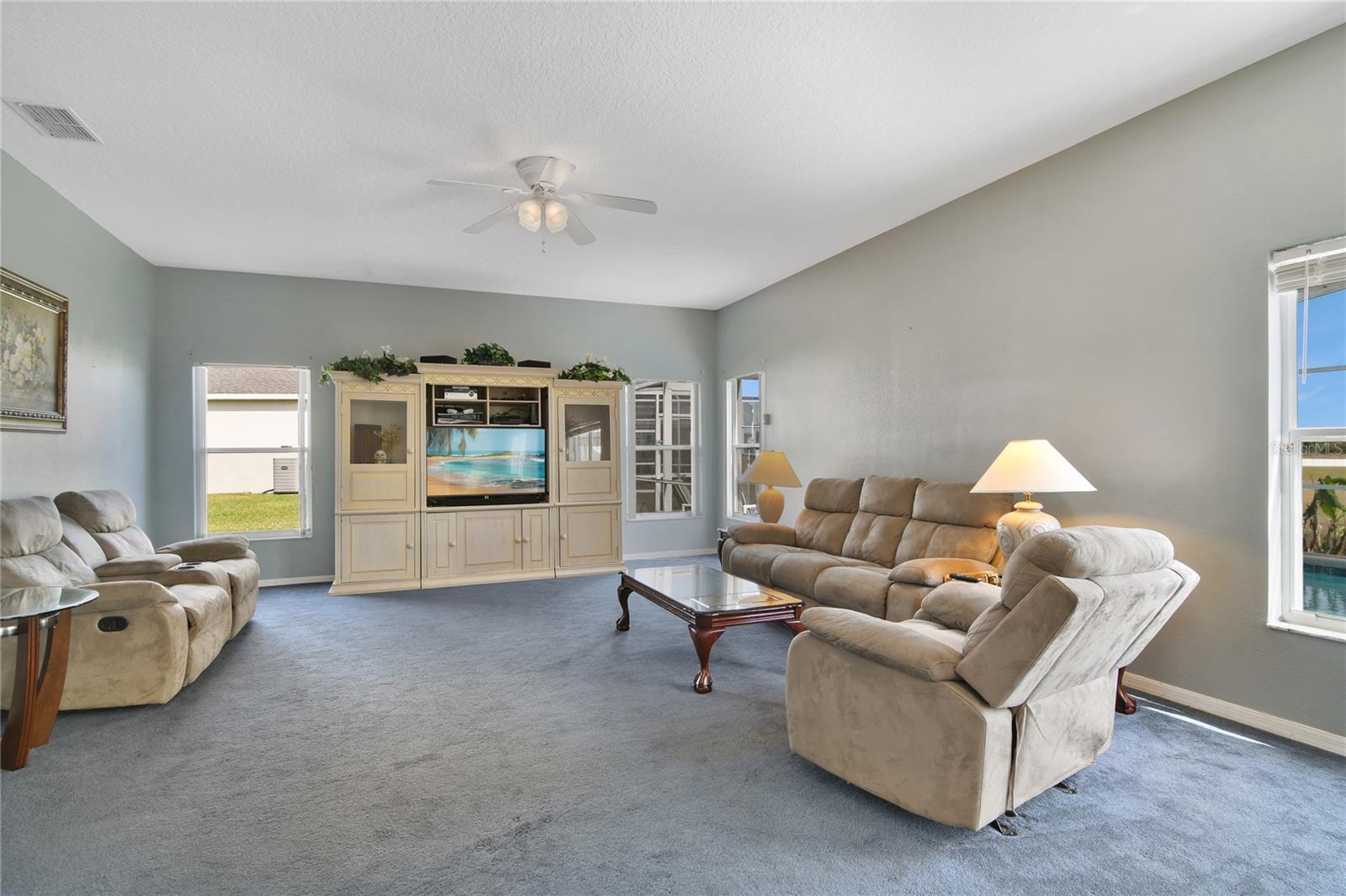 410 LOCKBREEZE DR