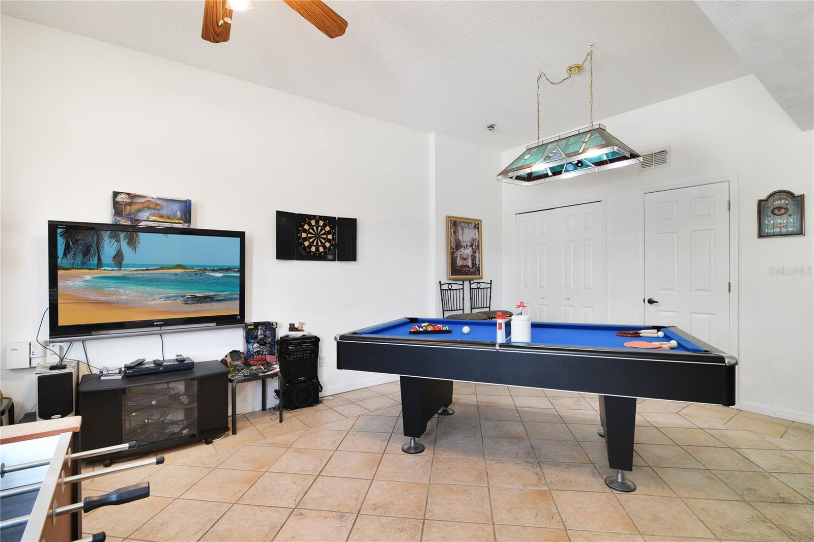 410 LOCKBREEZE DR