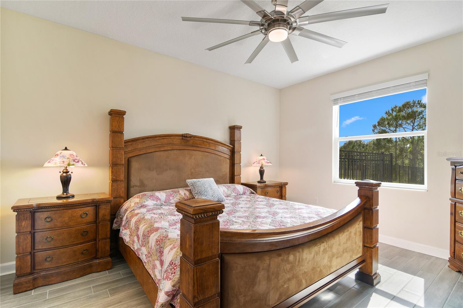 2633 CAMDEN PARK LOOP