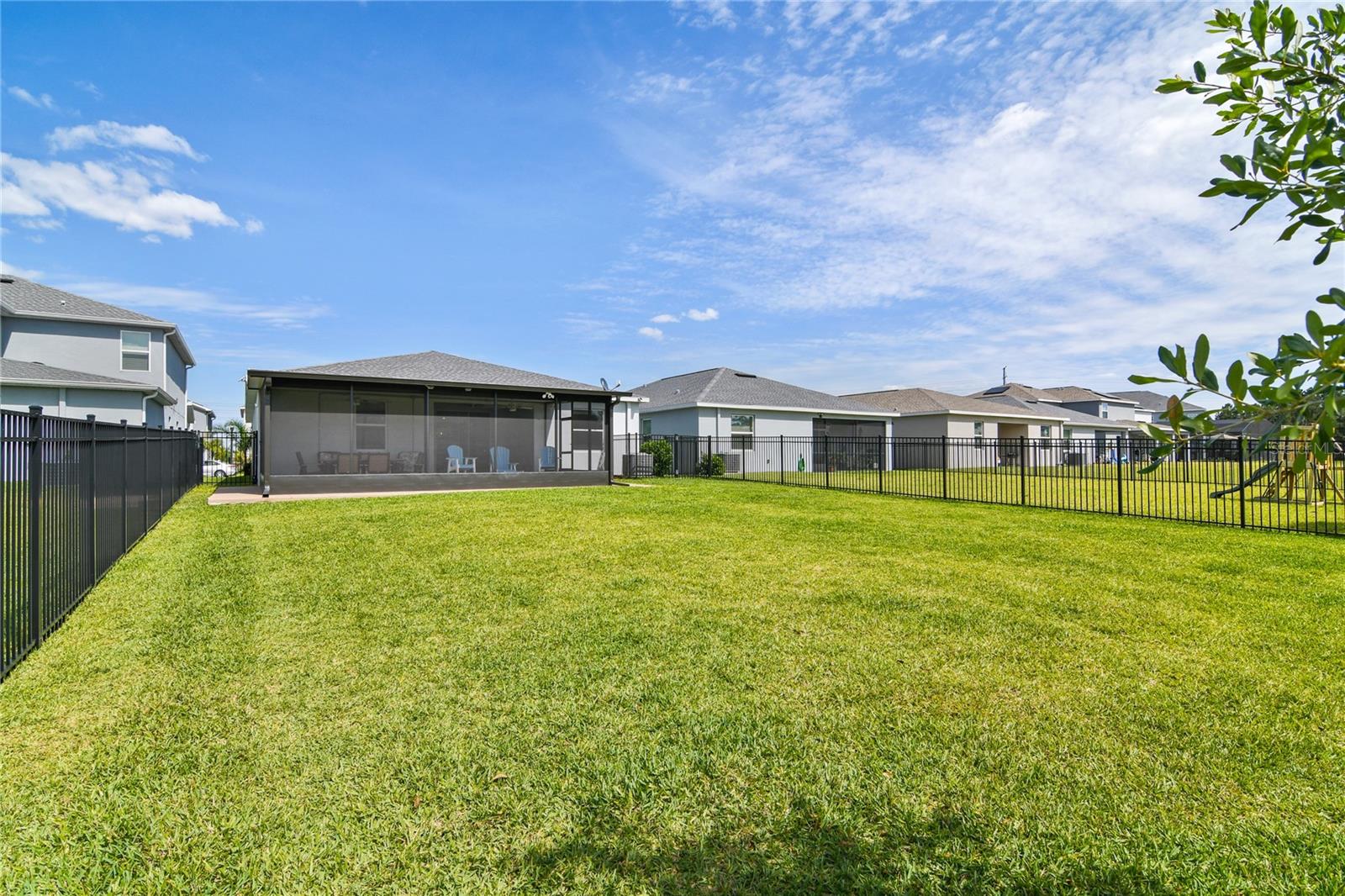 2633 CAMDEN PARK LOOP