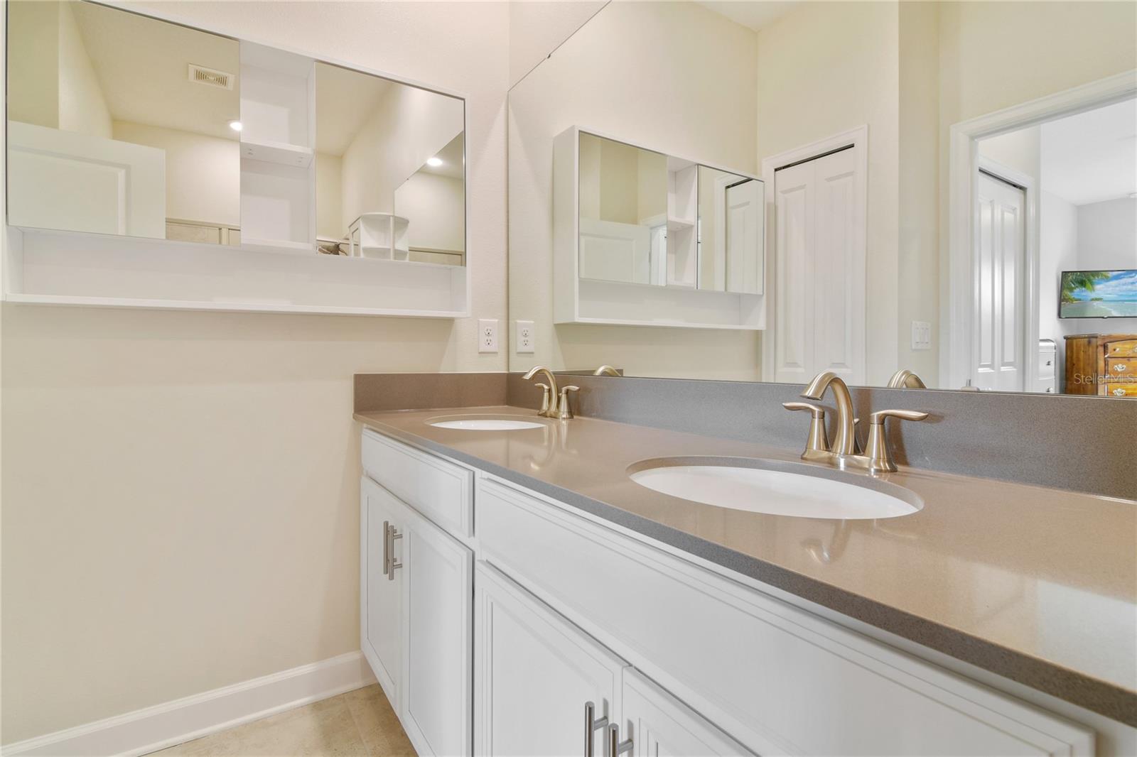 2633 CAMDEN PARK LOOP