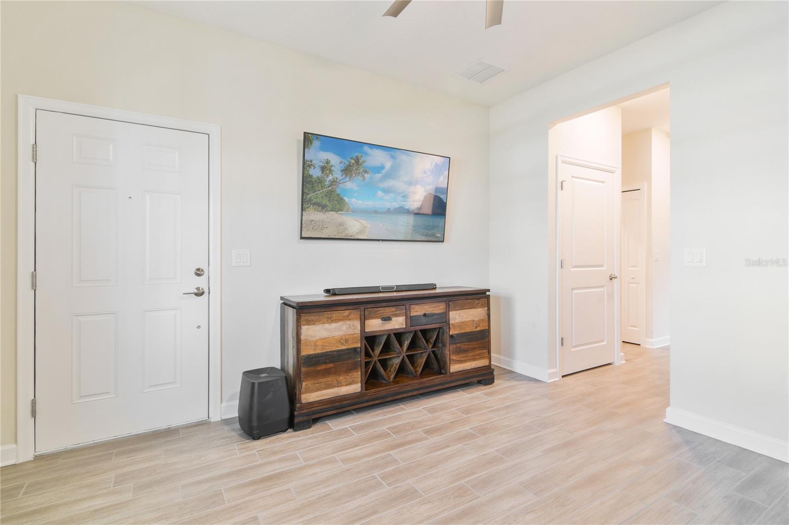 2633 CAMDEN PARK LOOP