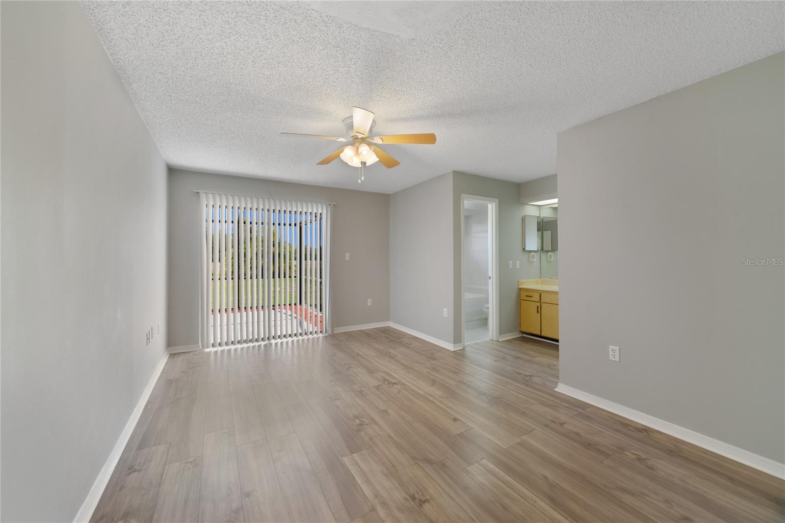 619 CADDY DR