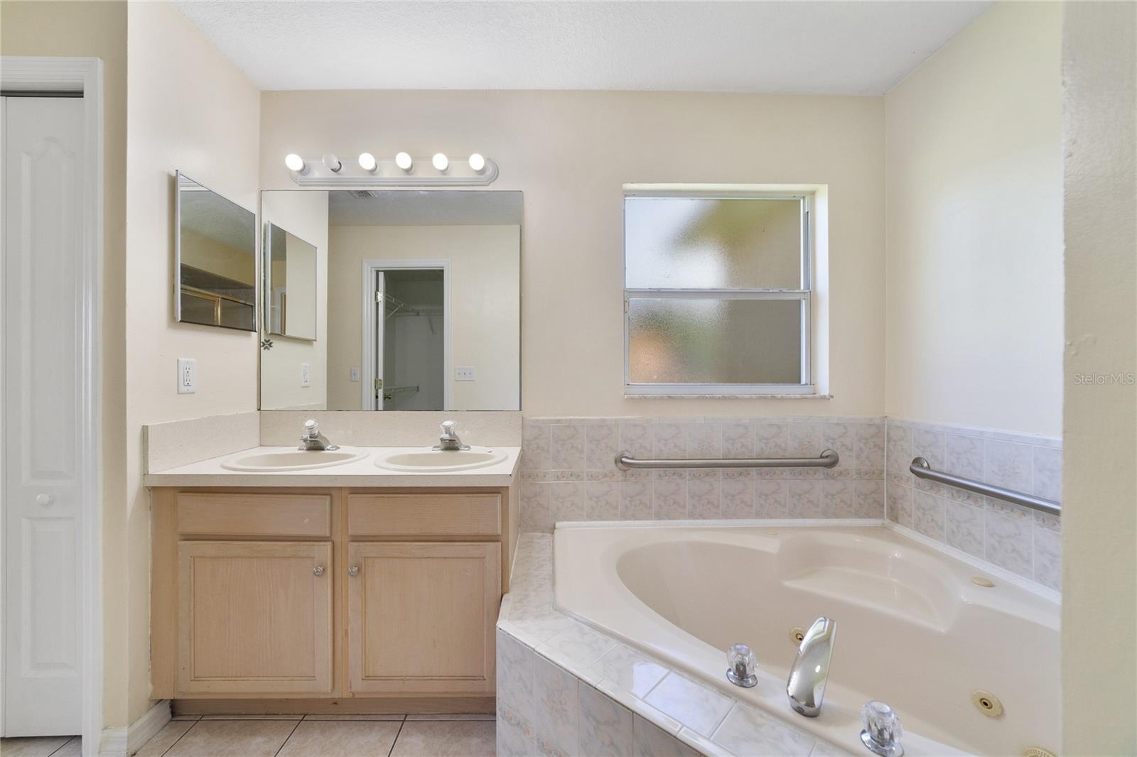 614 TAMARIN LN