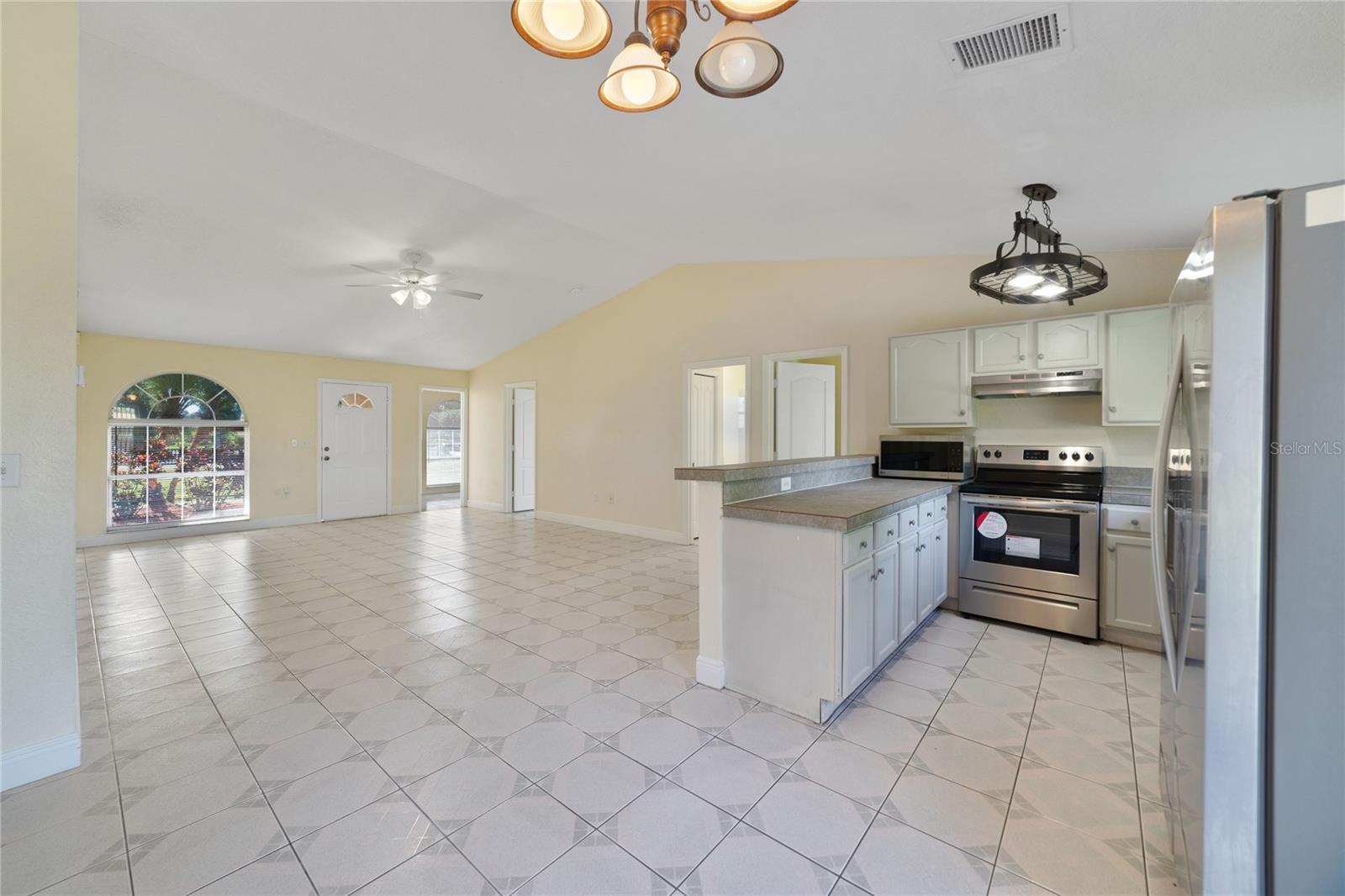 614 TAMARIN LN