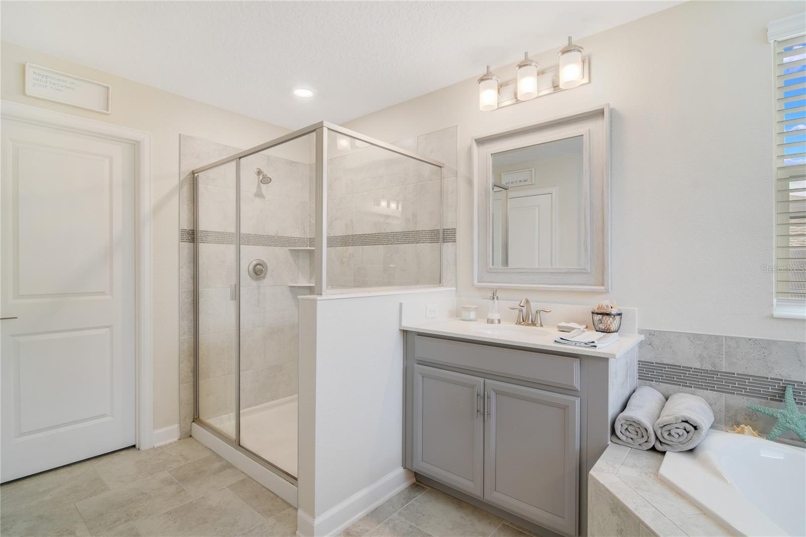 512 WESTCHESTER CT