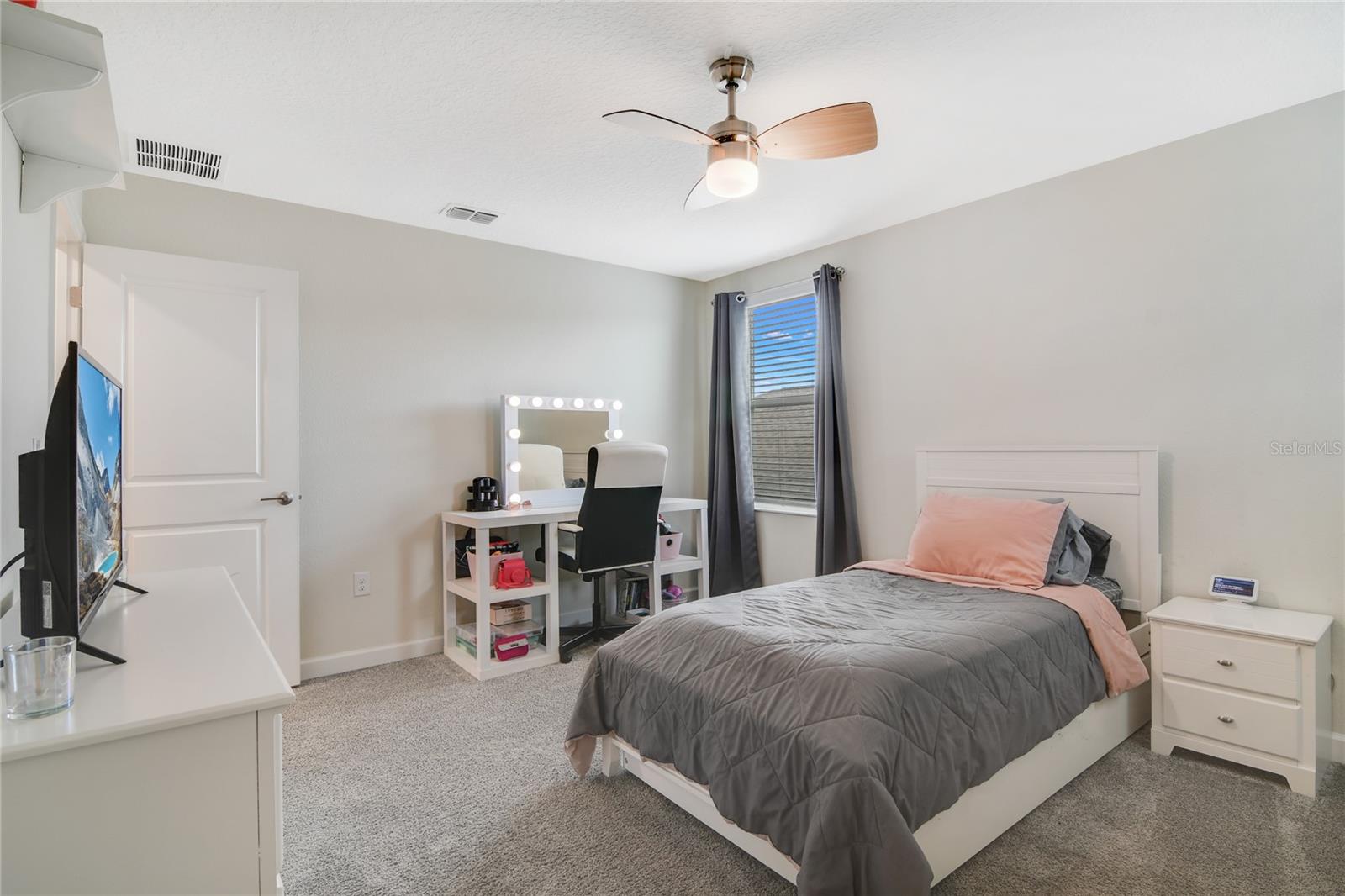512 WESTCHESTER CT